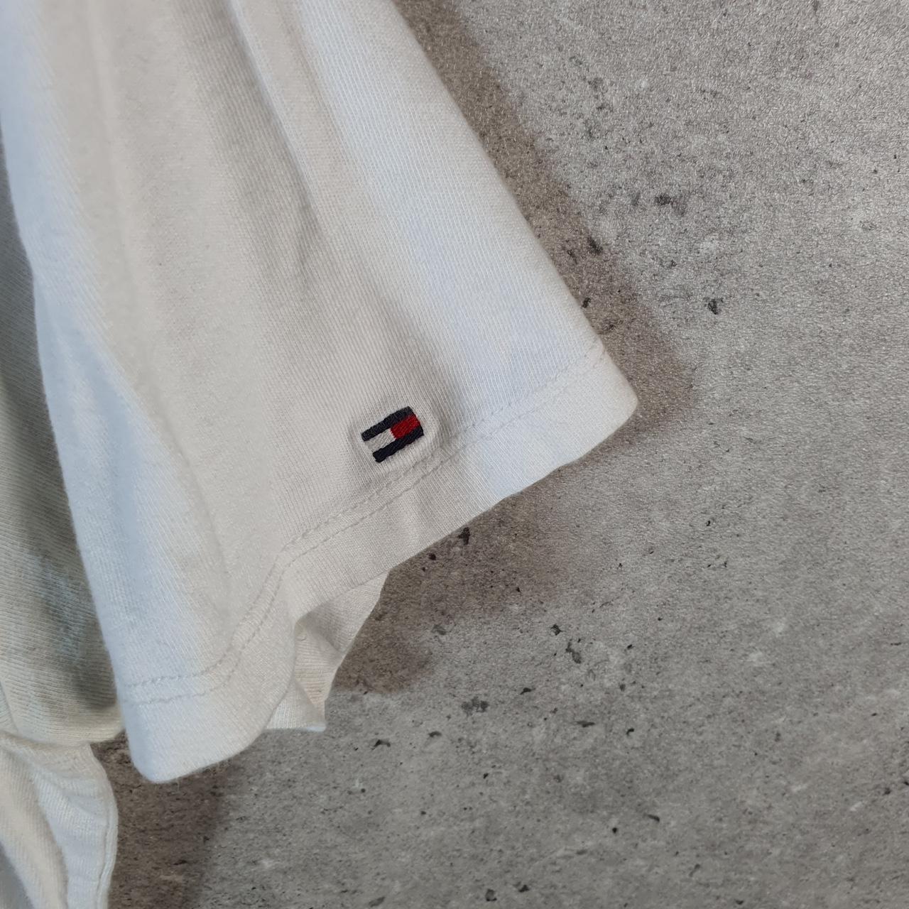 Vintage Tommy Hilfiger T Shirt Womens XL White Logo Embroidered Round Neck