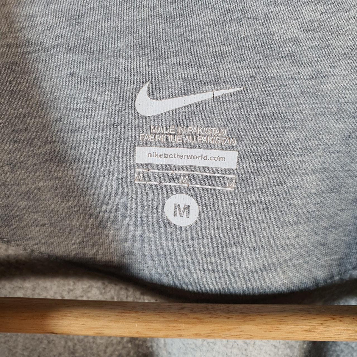 Vintage Nike Club Sweatshirt Men’s Medium Grey Swoosh Y2K Pullover Logo