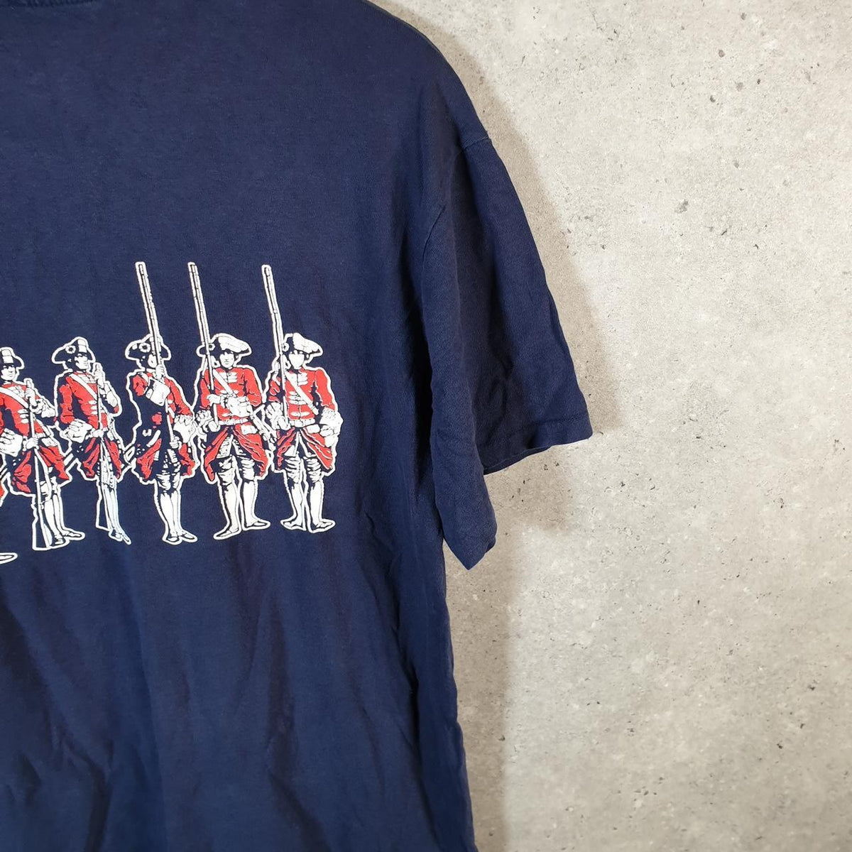 Vintage Williamsburg Virginia Soldier Graphic USA Single Stitch T Shirt Men’s Small Blue Big Fish Vintage