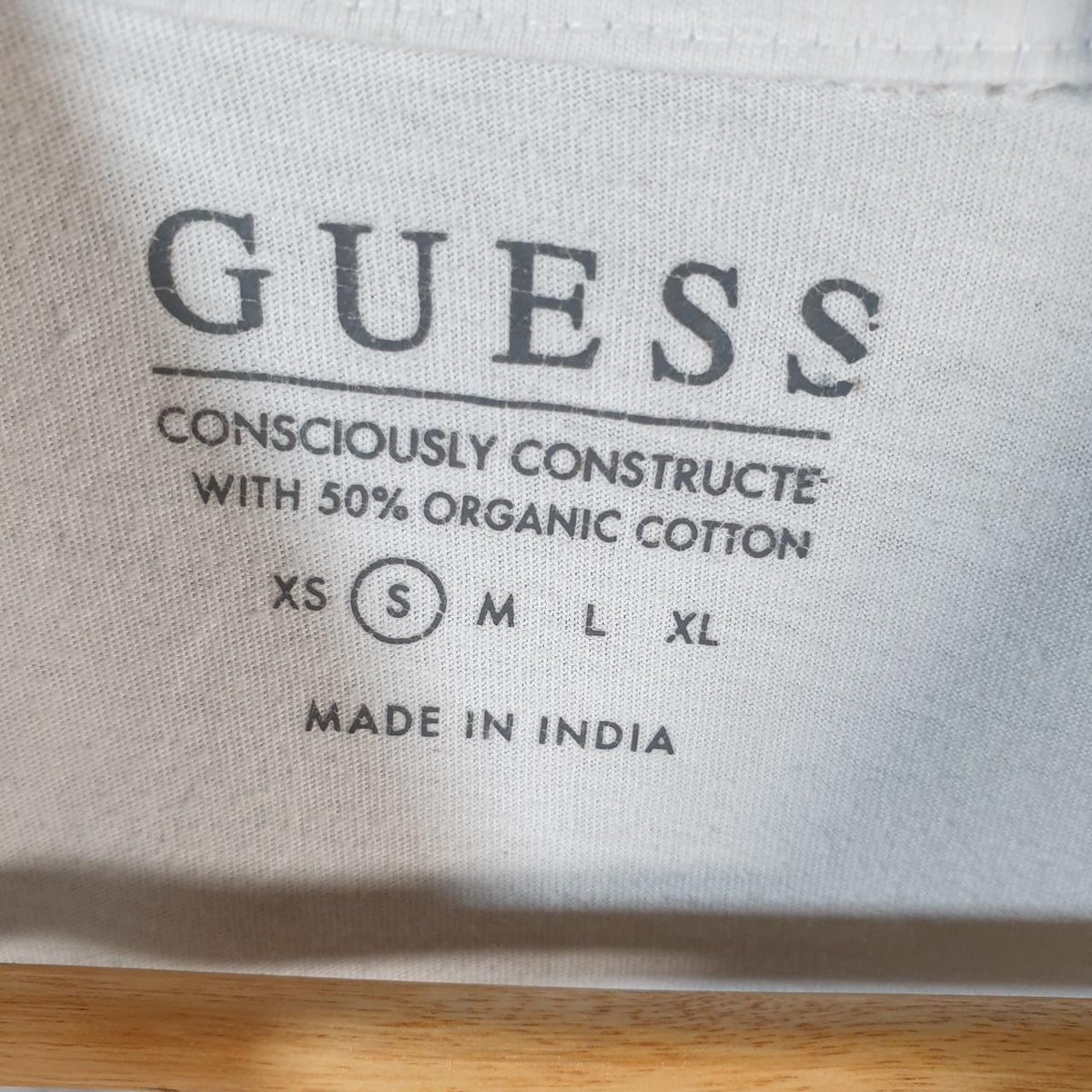 Vintage Guess Spellout Graphic T Shirt Men’s Small White Casual Sports Logo Athletic