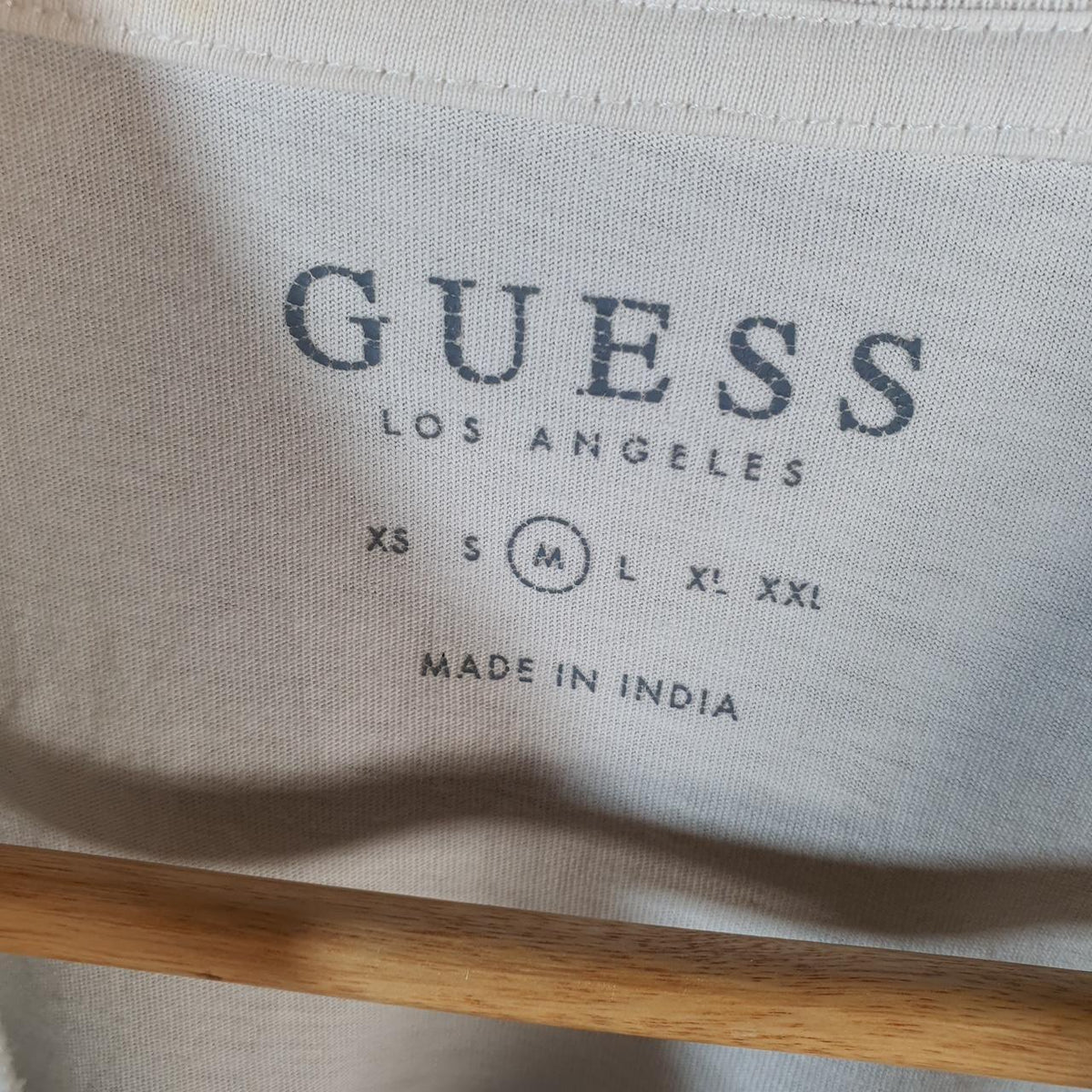 Vintage Guess Spellout Graphic T Shirt Men’s Medium White Casual Sports Logo Athletic