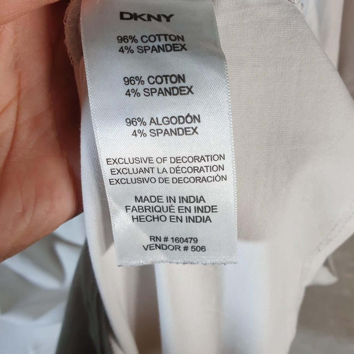 Vintage DKNY Spellout T Shirt Men’s Medium White Graphic Logo Casual C9953