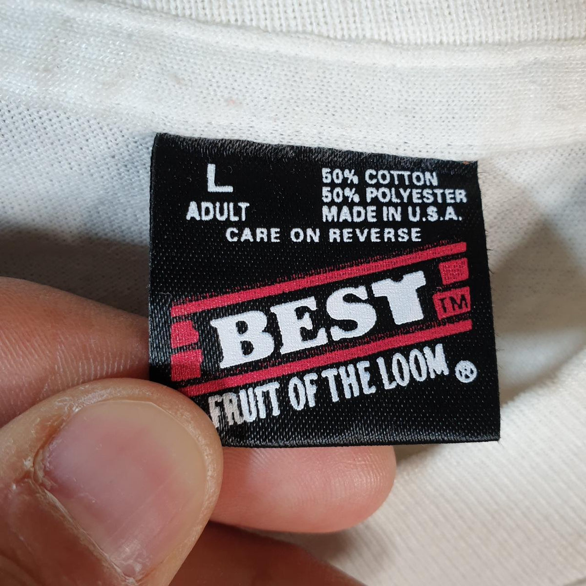 Vintage Fruit of the Loom Leeds Shoes 90s USA Single Stitch T Shirt Men’s Large White Big Fish Vintage