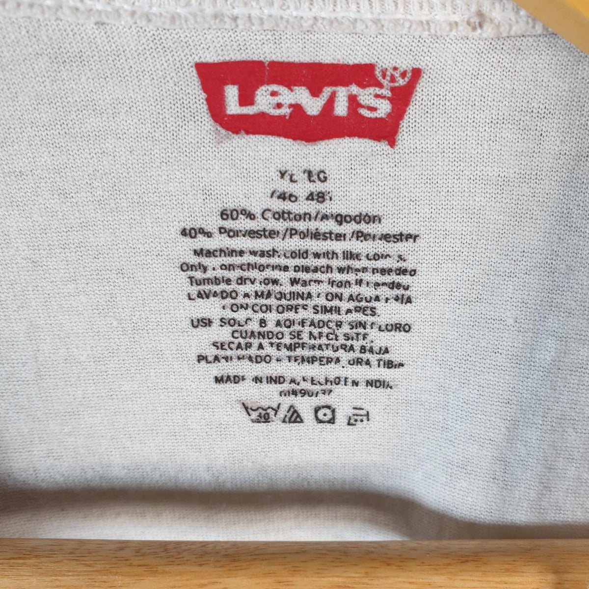 Vintage Levis Spellout T Shirt Shirt Men’s XS White Logo Athletic Casual