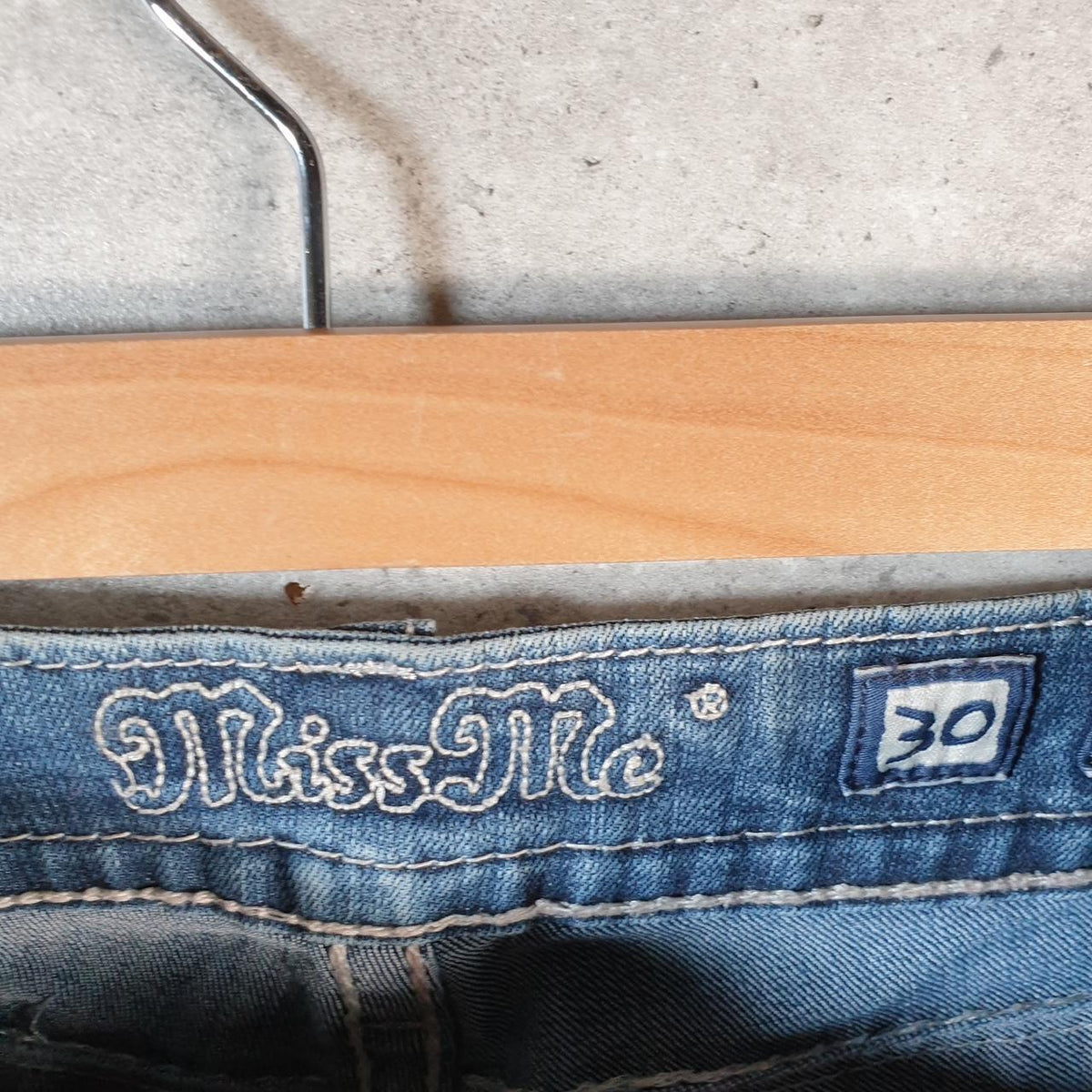 Vintage Miss Me Baggy Y2K Hip Hop Jeans Shorts Jorts Womens W30 Blue Denim Low Rise