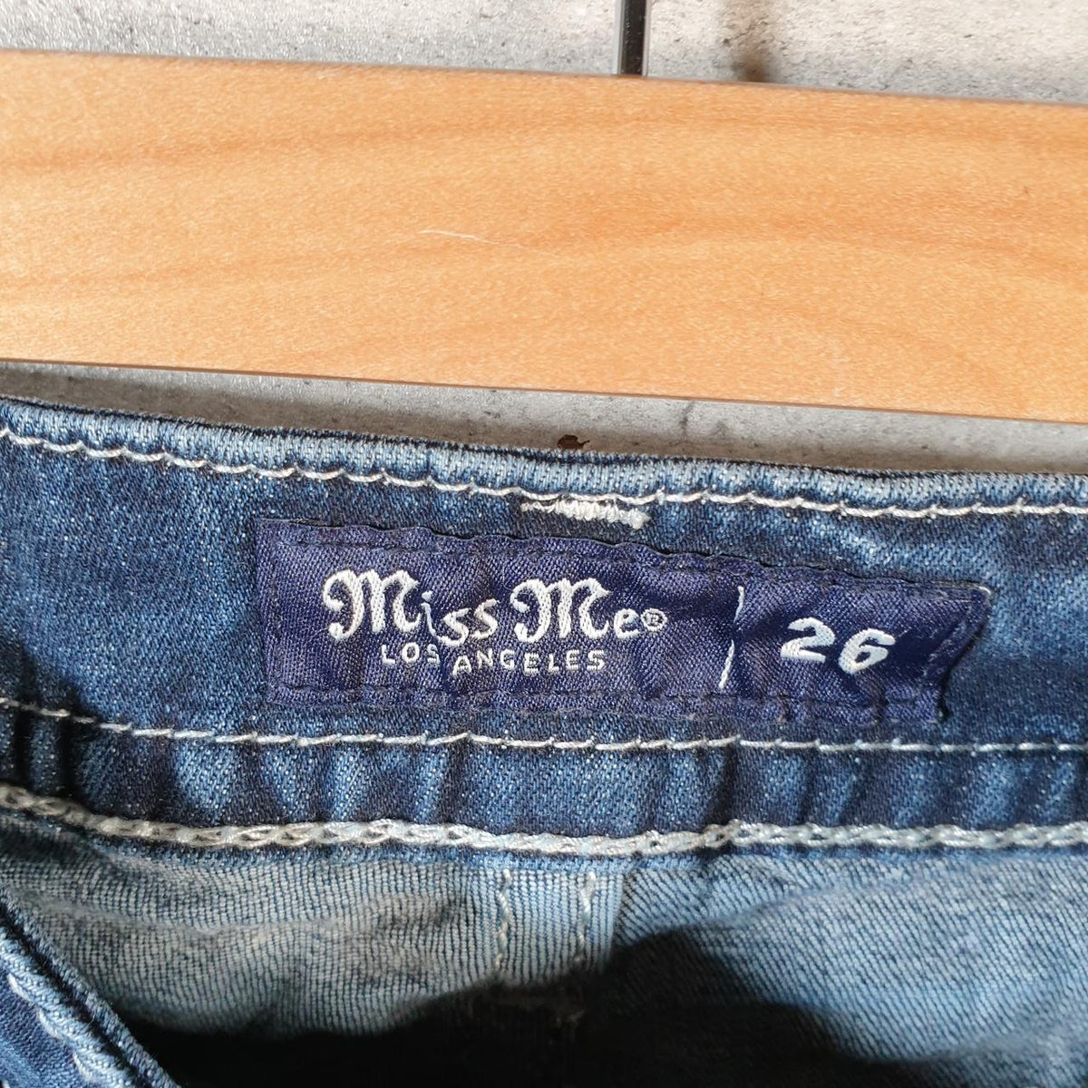Vintage Miss Me Baggy Y2K Hip Hop Jeans Shorts Jorts Womens W26 Blue Denim Low Rise