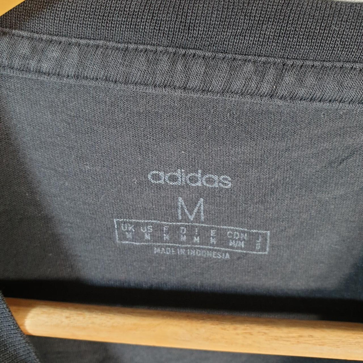 Vintage Adidas Spellout T Shirt Men’s Medium Black Three Stripes Logo Athletic