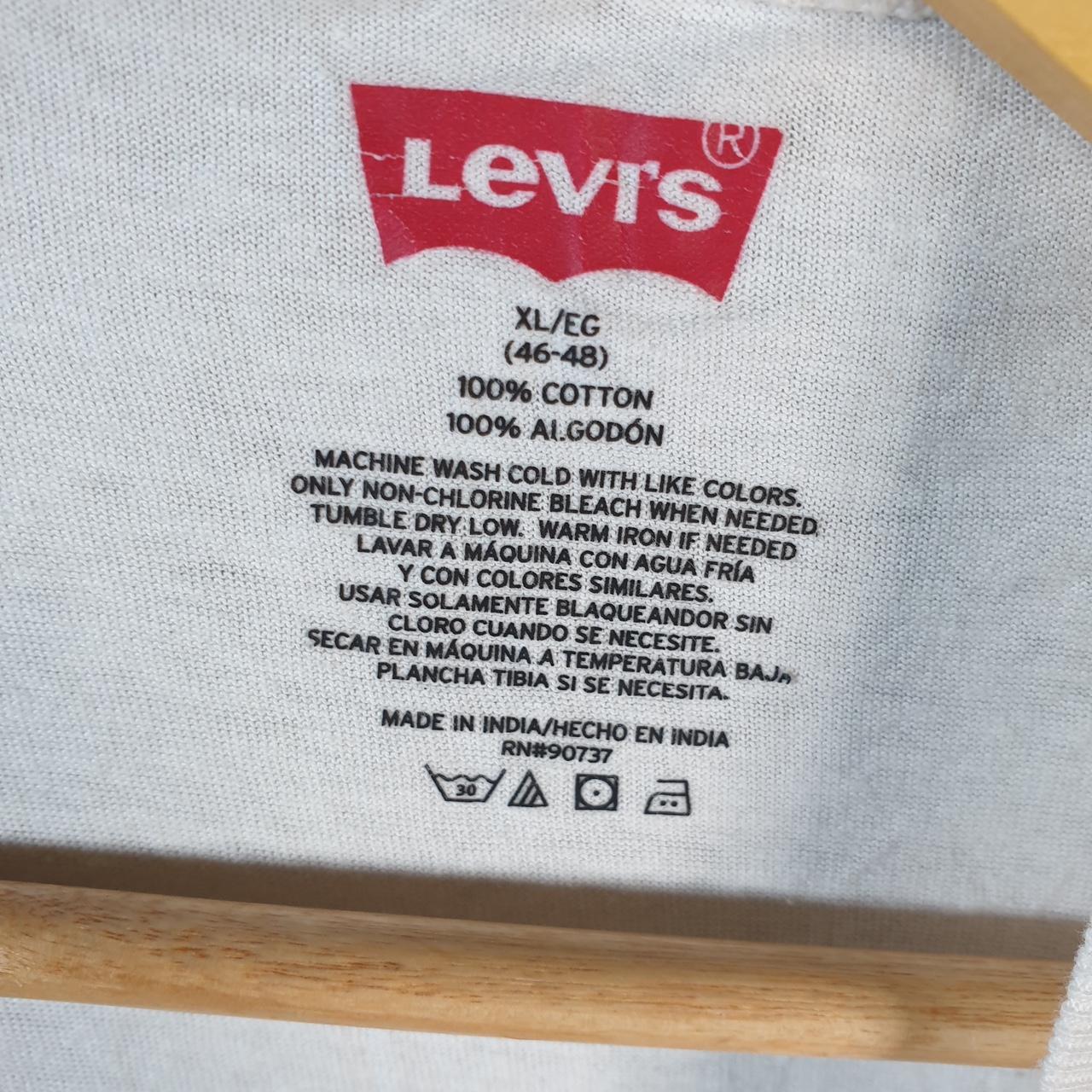 Vintage Levis Spellout T Shirt Shirt Men’s Medium White Logo Athletic Casual