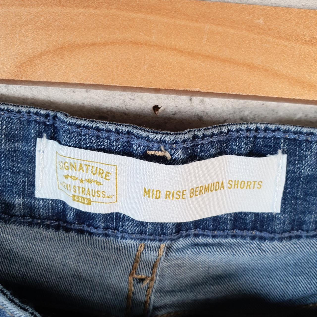 Vintage Levi’s Mid Rise Bermuda Short Baggy Shorts Jorts Cargo Womens W32 Blue Relaxed Denim A4585