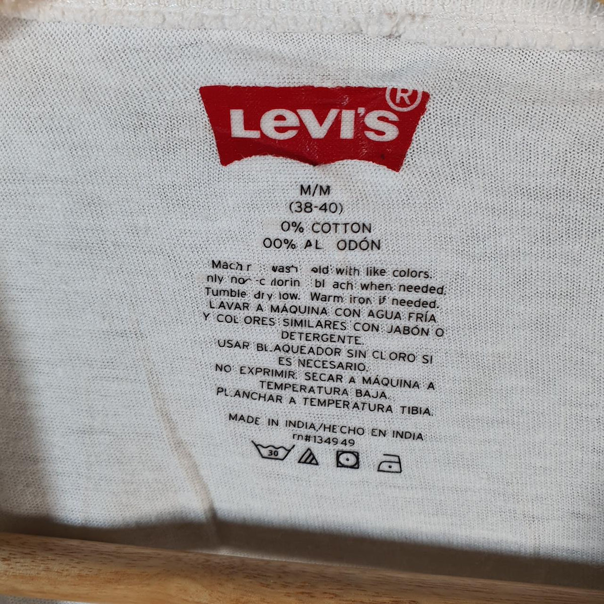 Vintage Levis Spellout T Shirt Shirt Men’s Medium White Logo Athletic Casual