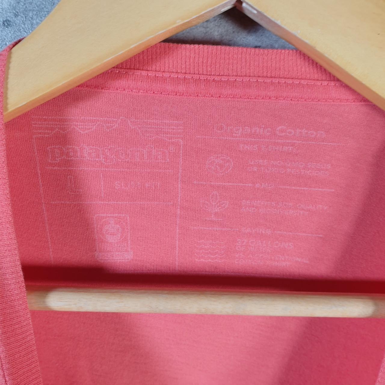 Vintage Patagonia Organic Cotton Fitz Roy T Shirt Men’s Large Pink Slim Fit Spellout Logo Big Fish Vintage