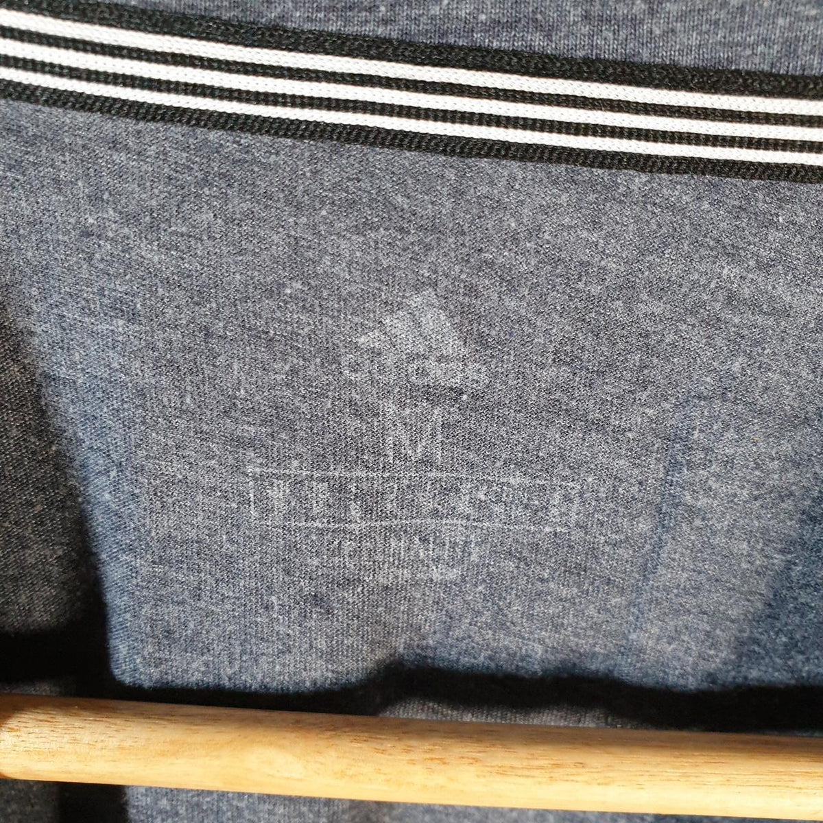 Vintage Adidas Spellout T Shirt Men’s Medium Grey Three Stripes Logo Athletic