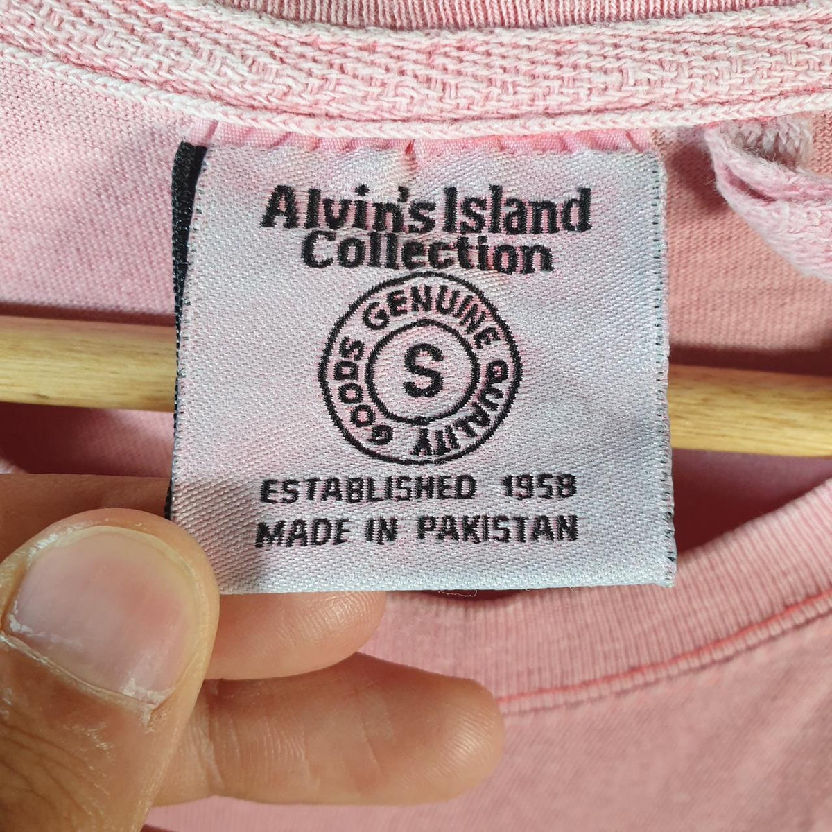 Vintage Alvin’s Island Pensacola Beach T Shirt Men’s Small Pink Casual Sports Logo Athletic