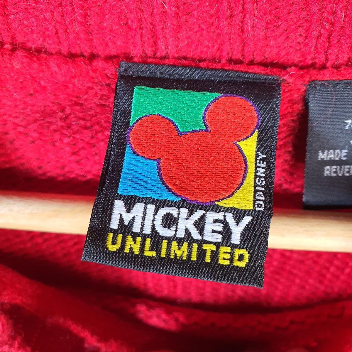 Vintage Walter Disney World Mickey Mouse Knit Sweatshirt Womens XL Red Logo Winter