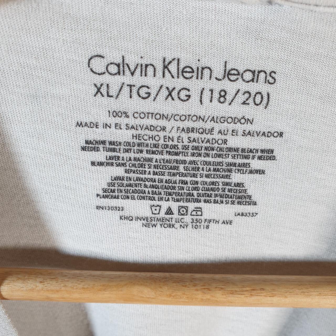 Vintage Calvin Klein Graphic T Shirt Womens XL White Regular Fit Spellout Logo