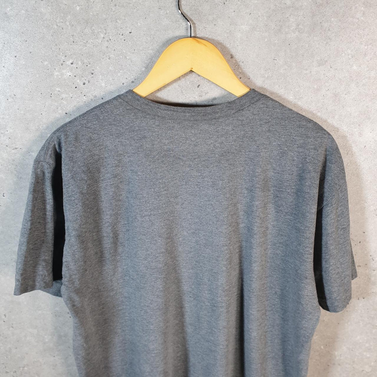 Vintage Adidas Amplifier T Shirt Shirt Men’s Medium Grey Three Stripes Logo Athletic C9885