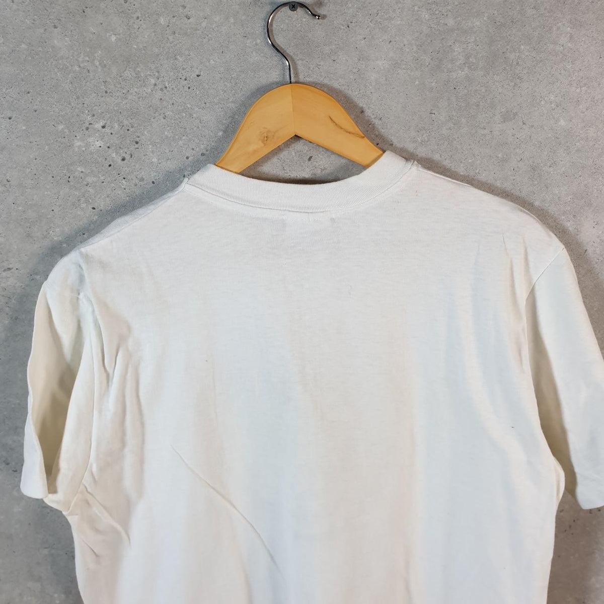 Vintage Hanes Defensive Pride 90s USA Single Stitch T Shirt Men’s Large White C8062