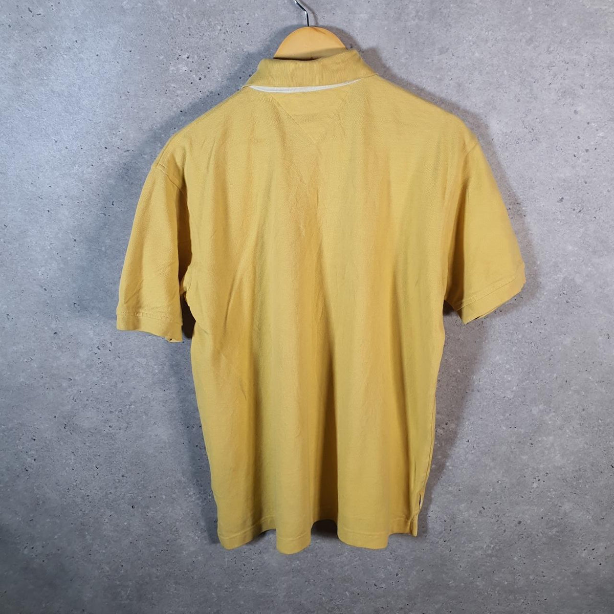 Vintage Tommy Hilfiger Polo Shirt Men’s Medium Yellow Classic Fit Embroidered Logo C9679