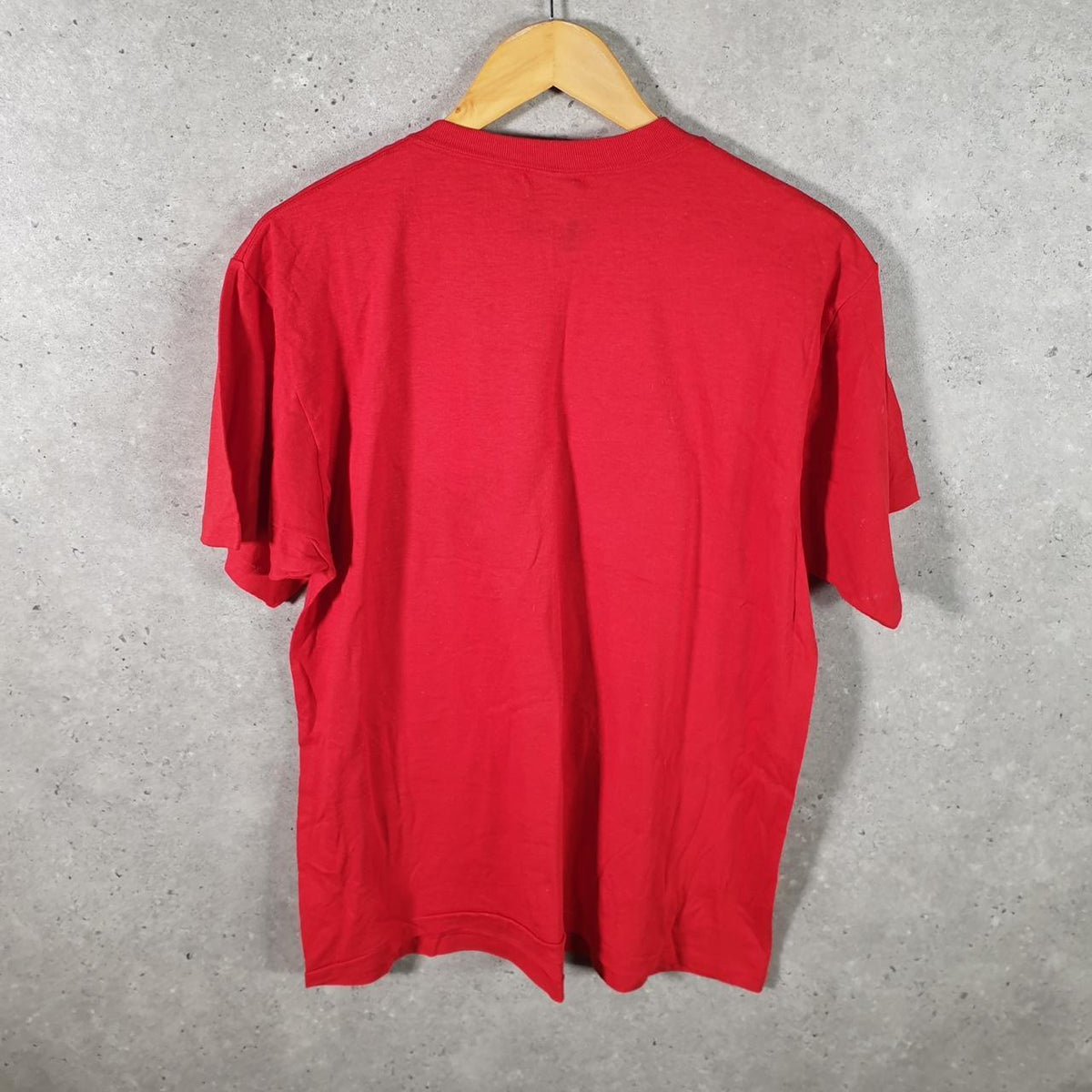 Vintage Sneakers Wenglikowski Family 1987 Graphic USA Single Stitch T Shirt Men’s XL Red