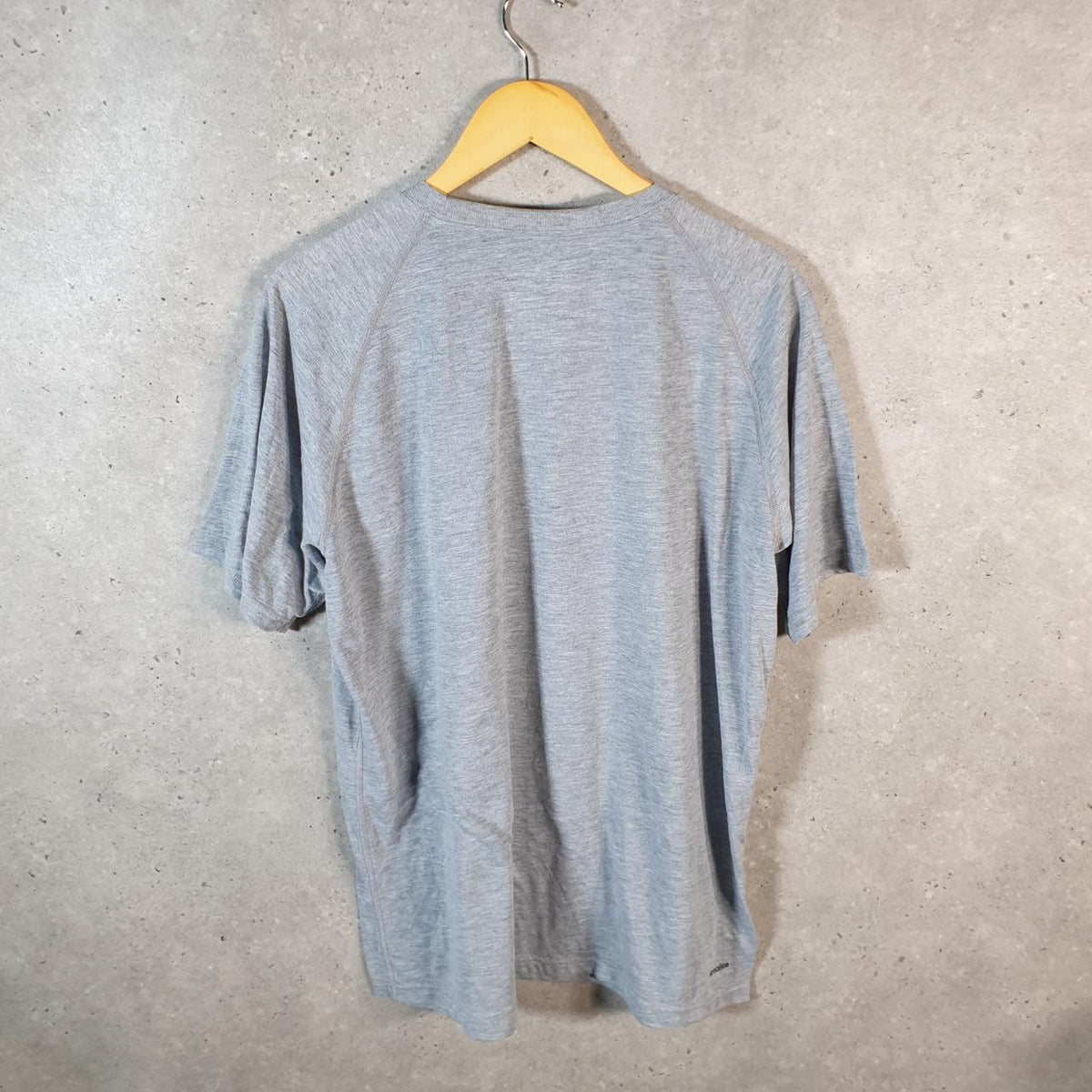 Vintage Adidas Ultimate T Shirt Shirt Men’s XL Grey Three Stripes Logo Athletic C9700