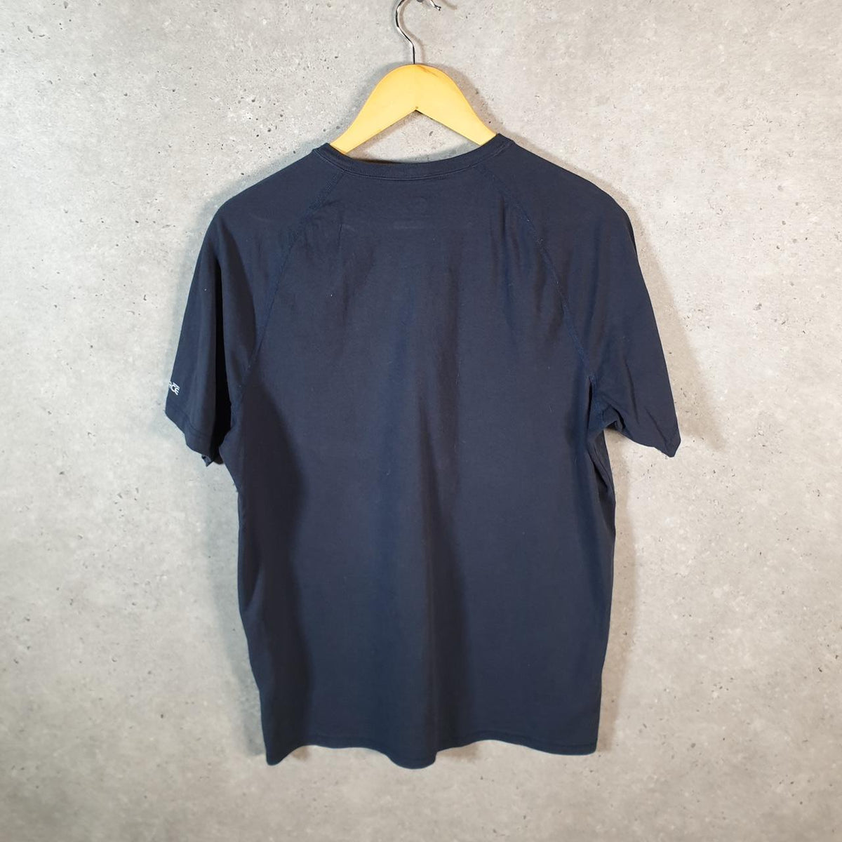 Vintage Carhartt Pocket T Shirt Men’s Medium Navy Blue Workwear Chore Utility Relaxed Fit C9297