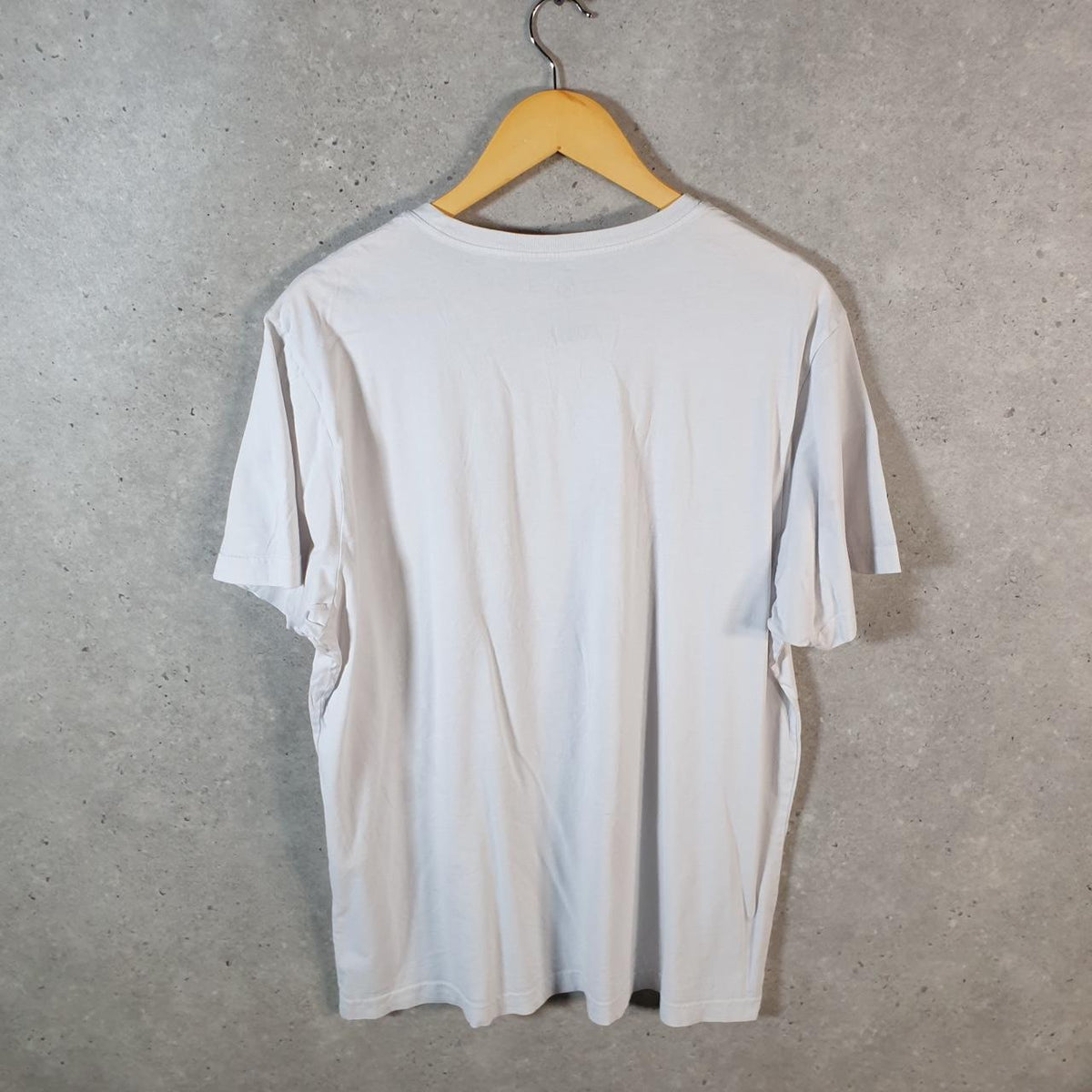 Vintage Hurley Graphic T Shirt Men’s White XL Casual Sports Logo Athletic