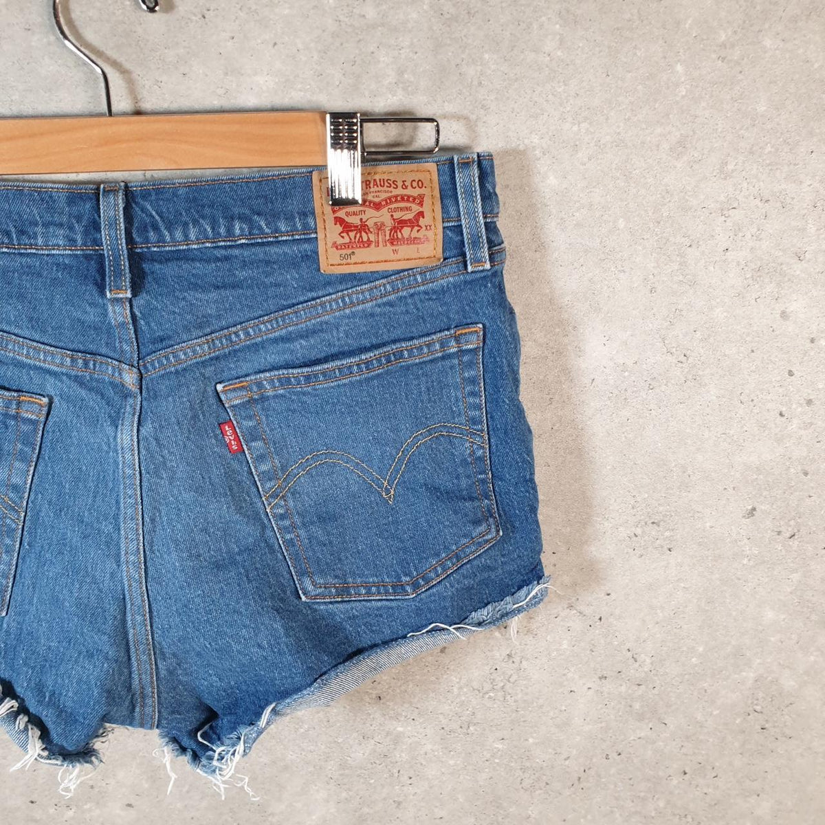 Vintage Levi’s 501 Cut Off Baggy Shorts Jorts Cargo Womens W29 Blue Relaxed Denim