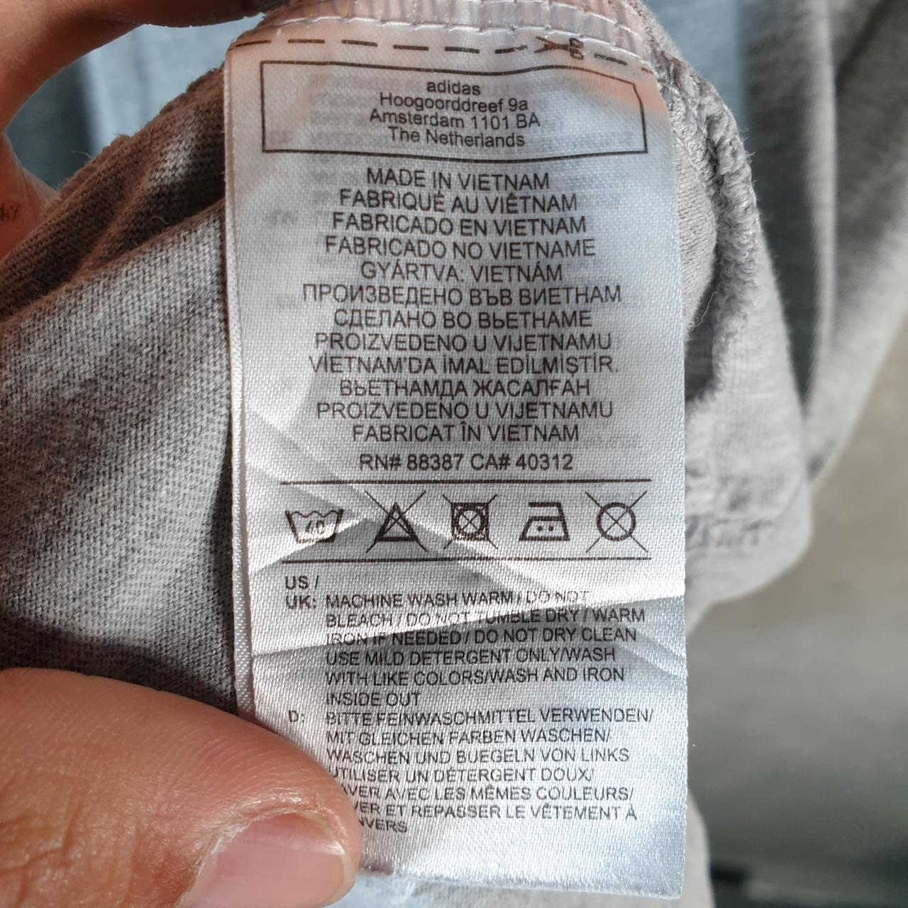 Vintage Adidas T Shirt Shirt Men’s XL Grey Three Stripes Logo Athletic C9920