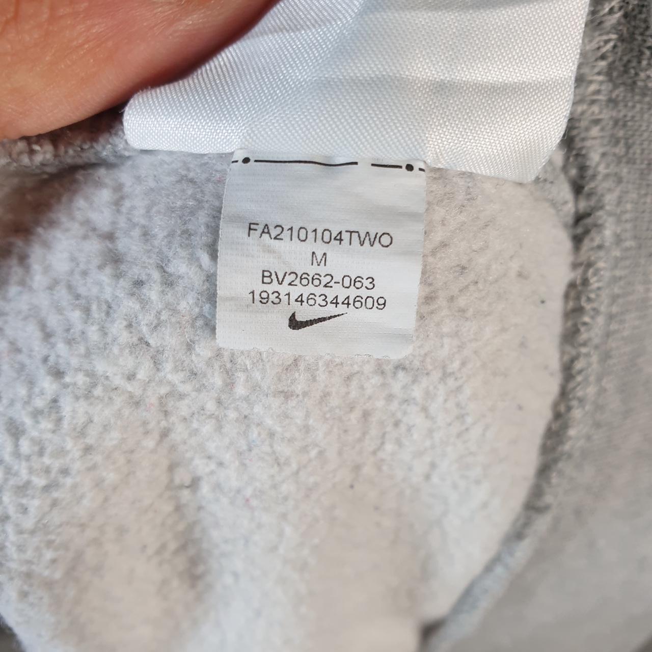 Vintage Nike Club Embroidered Sweatshirt Men’s Medium Grey Swoosh Y2K Pullover Logo