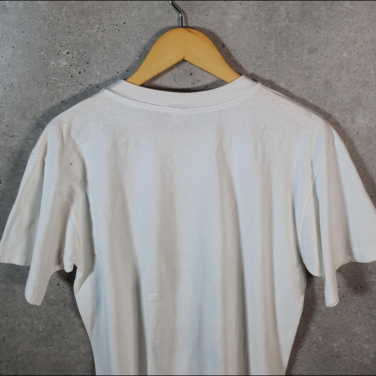 Vintage Anvil Ribbon Jewels Graphic USA 90s USA Single Stitch T Shirt Men’s Large White C9473