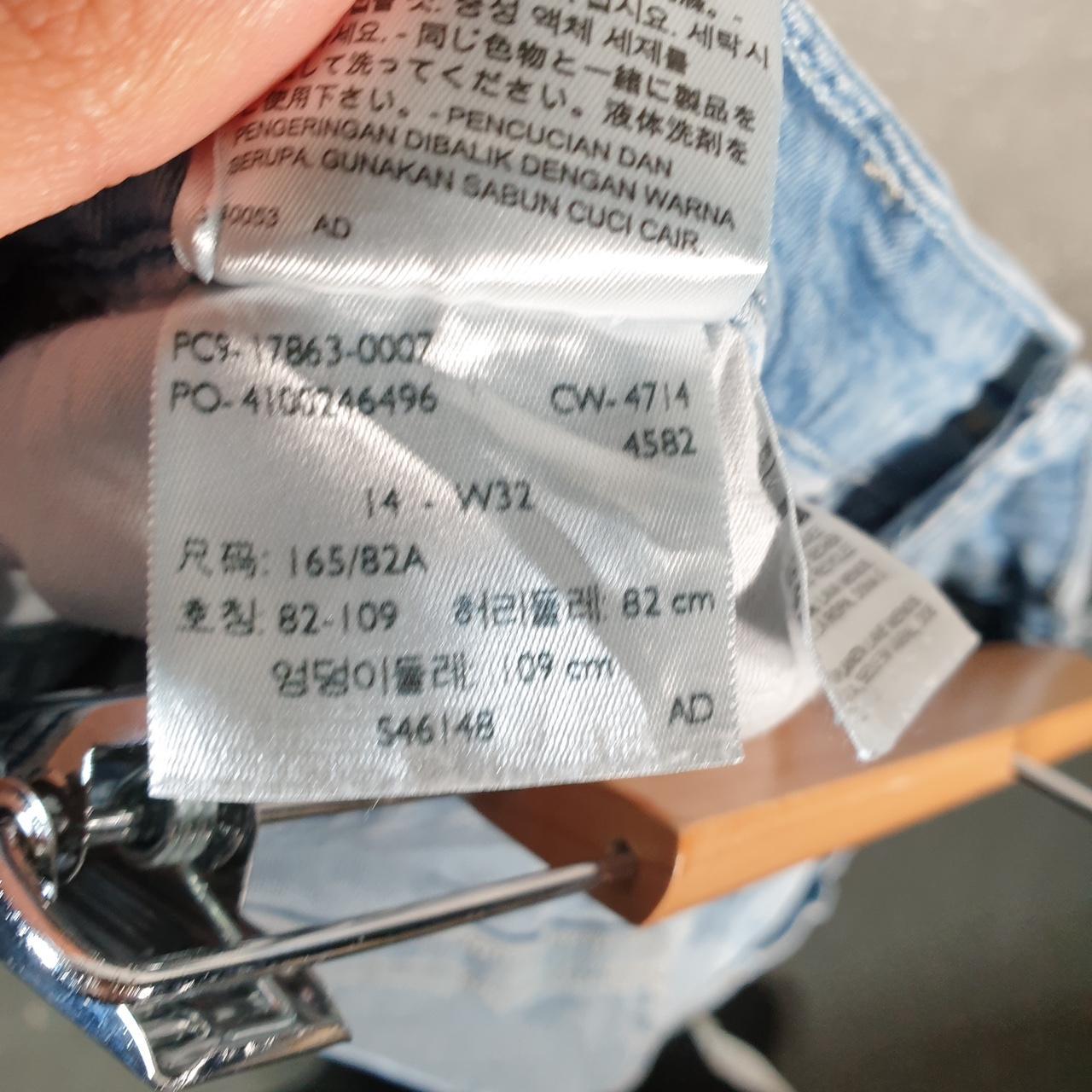 Vintage Levi’s Baggy Shorts Jorts Cargo Womens W32 Blue relaxed Denim