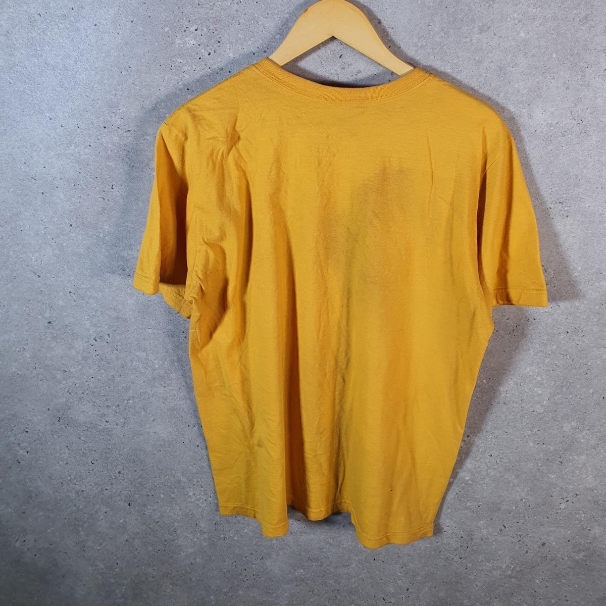 Vintage Nike Club Spellout T Shirt Mens Medium Yellow Logo Swoosh Athletic