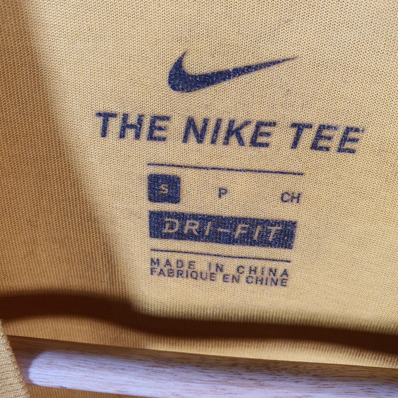 Vintage Nike Dri Fit Panther Pitt Football T Shirt Men’s Small Yellow Spellout Swoosh Athletic