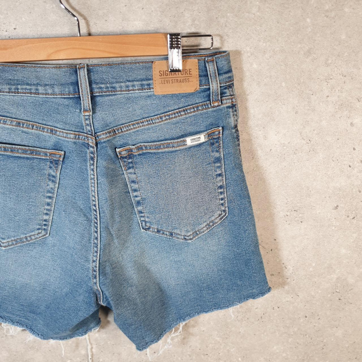 Vintage Levi’s Cut Off Baggy Shorts Jorts Cargo Womens W30 Blue Relaxed Denim