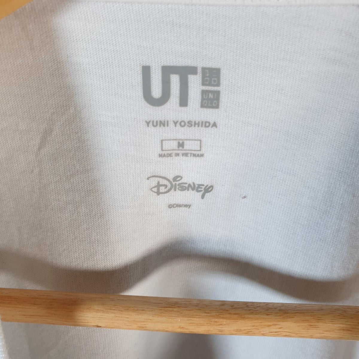 Vintage Uniqlo Disney Yuni Yoshida T Shirt Shirt Men’s  Medium White Graphic Cartoon C9961