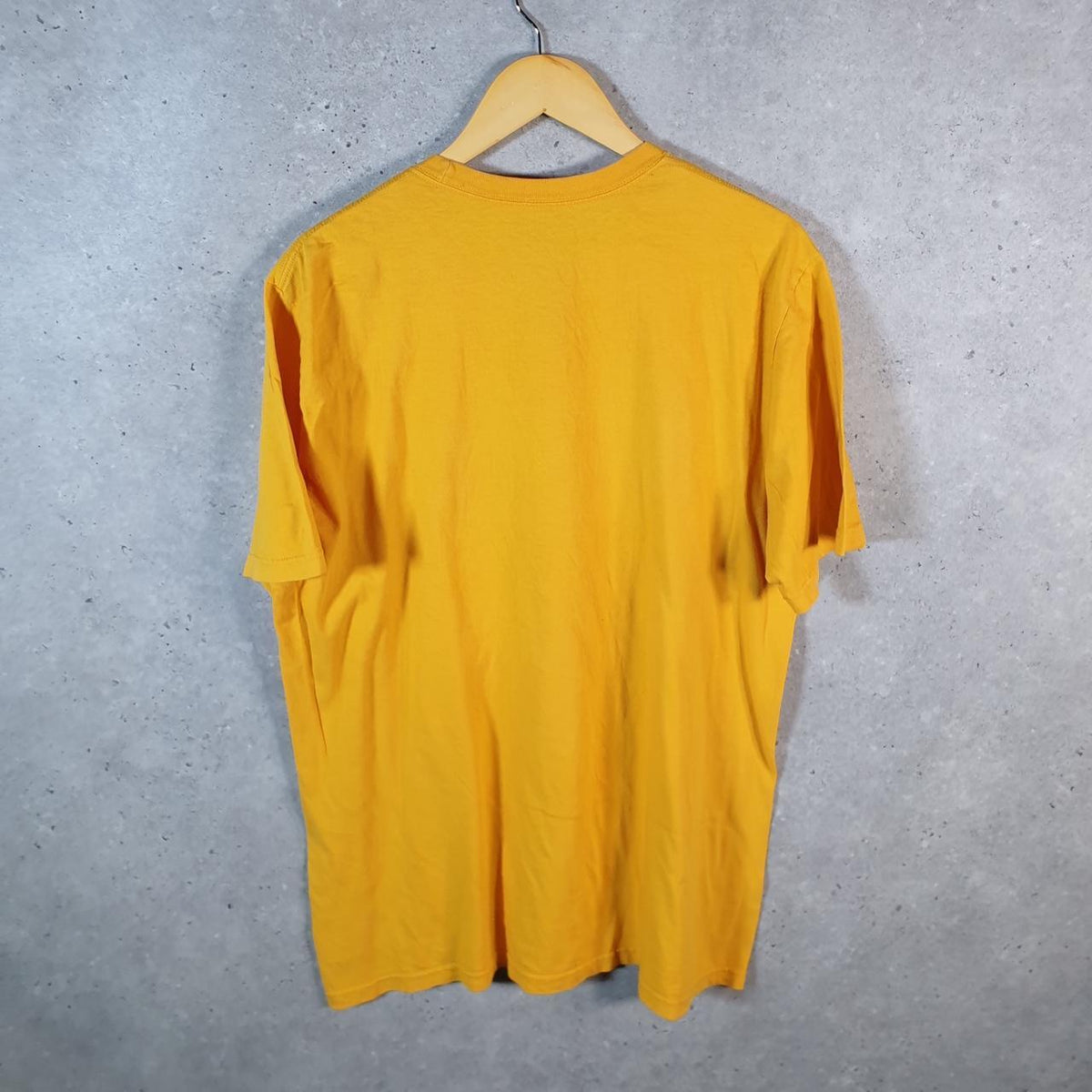Vintage Nike Spellout Club T Shirt Men’s XL yellow Logo Swoosh Athletic C9789