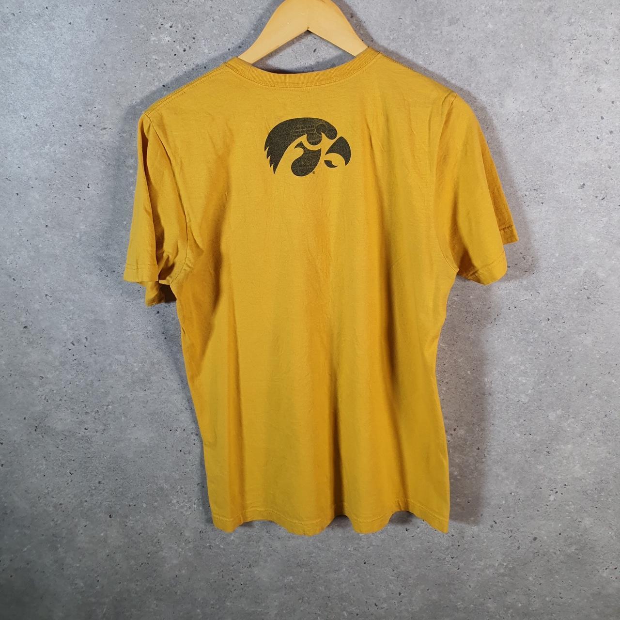 Vintage Nike Kinnick T Shirt Men’s Small Yellow Logo Centre Swoosh Athletic