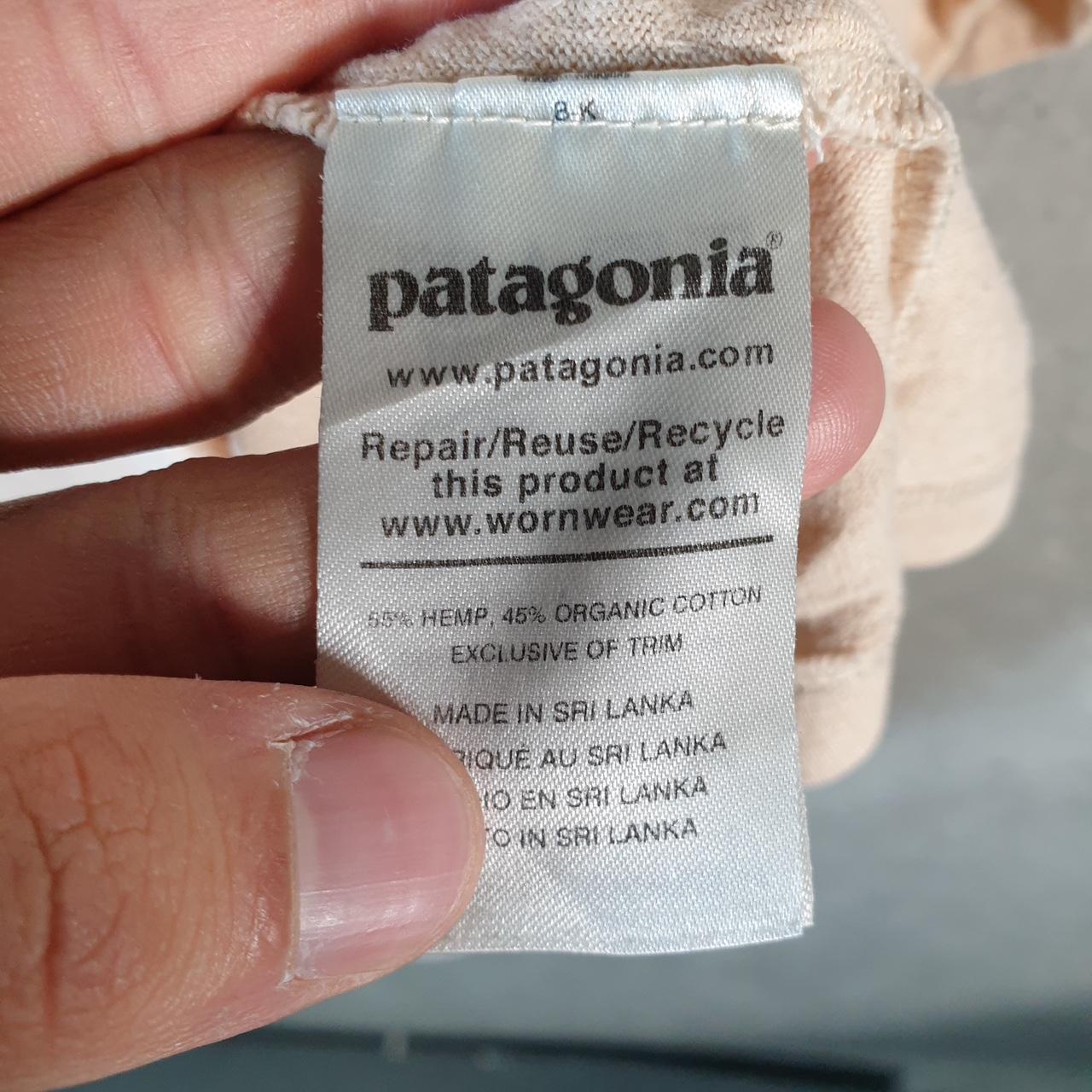 Vintage Patagonia Organic Cotton T Shirt Men’s Small Pink Regular Fit Spellout Logo