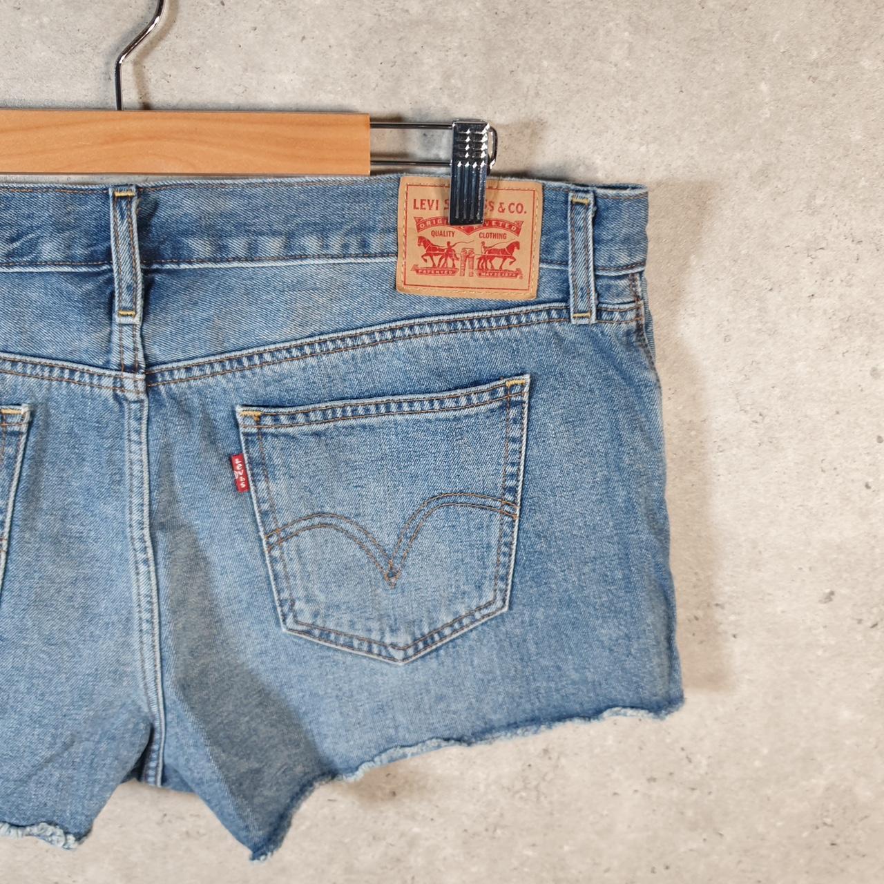 Vintage Levi’s Cut Off Baggy Shorts Jorts Cargo Womens W32 Blue Relaxed Denim