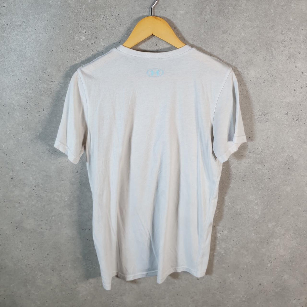 Vintage Under Armour Spellout T Shirt Shirt Youth XL White Loose Heat Gear Athletic