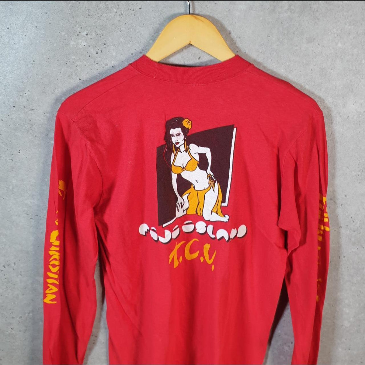Vintage Hi Cru Fiji Island 1983 Graphic USA Single Stitch T Shirt Men’s Small Red