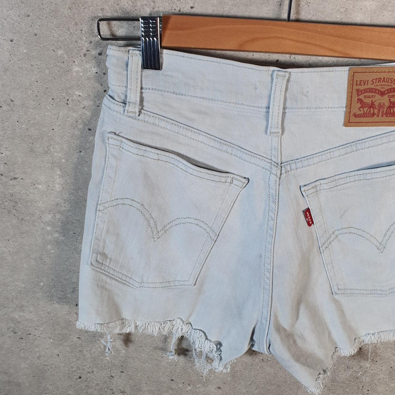 Vintage Levi’s Cut Off Shorts Jorts Cargo Womens W27 Blue Relaxed Denim