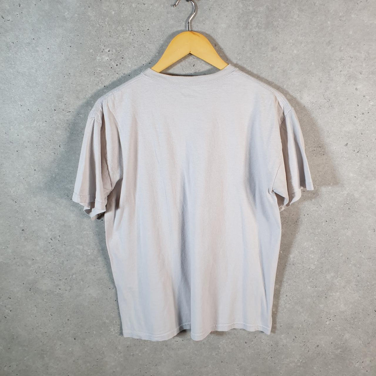Vintage Spencer’s Beer Pong Champions T Shirt Men’s Medium Cream Casual Sports Logo