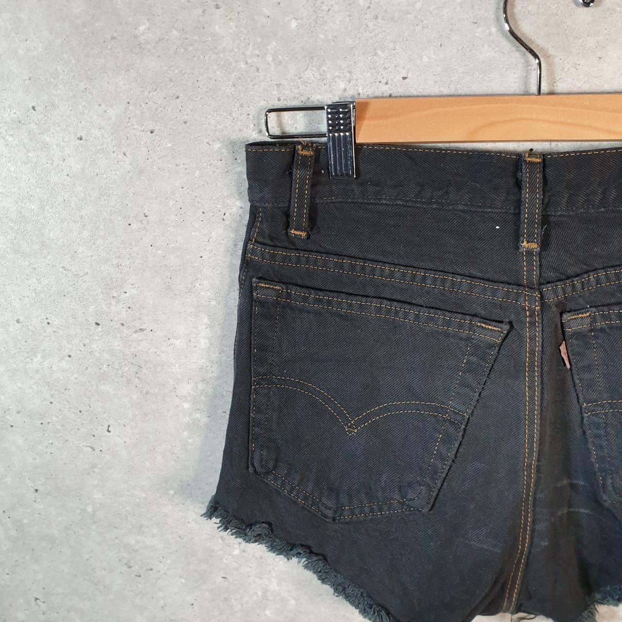 Vintage Levi’s Cut Off Baggy Shorts Jorts Cargo Womens W30 Black Relaxed Denim