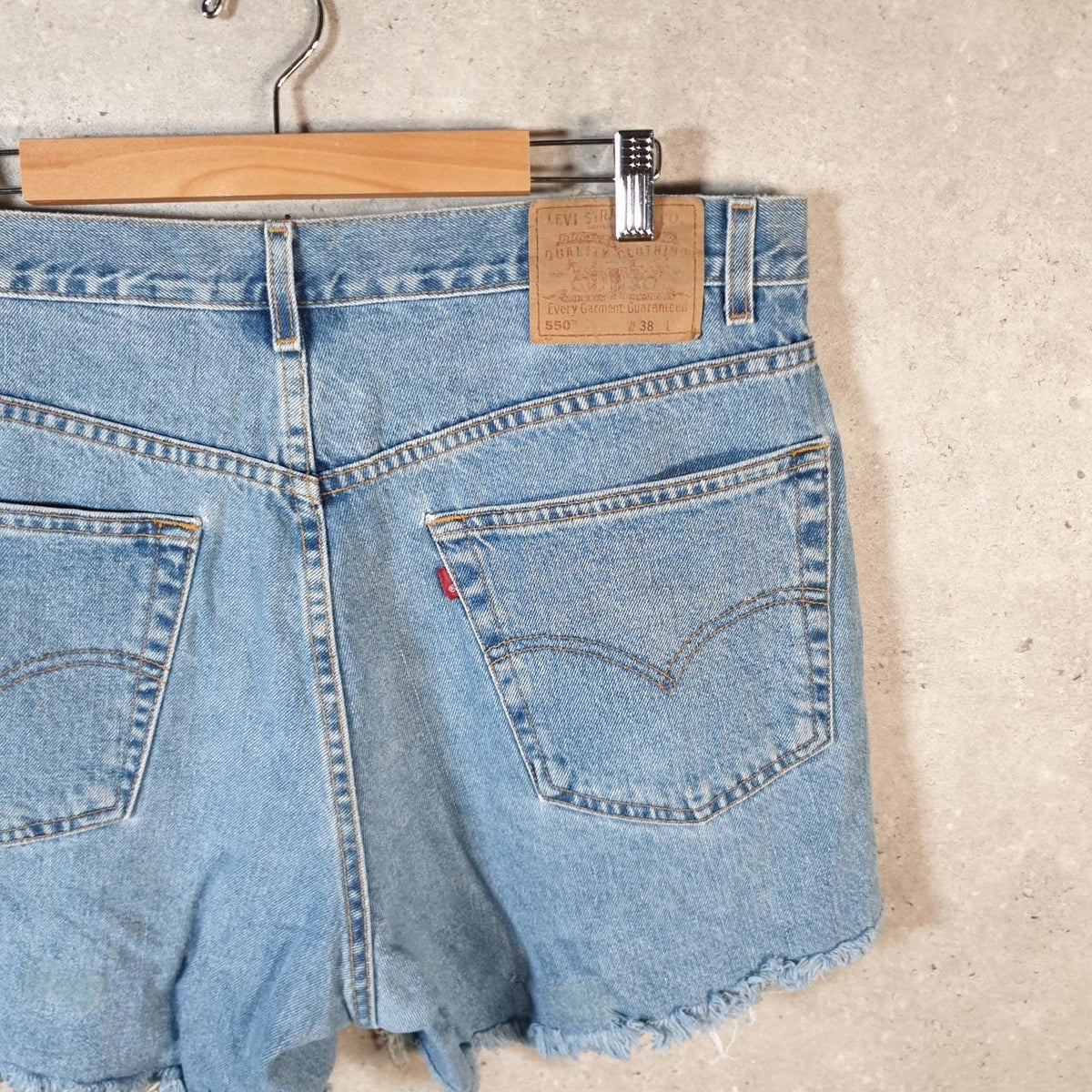 Vintage Levi’s 550 Cut Off Baggy Shorts Jorts Cargo Womens W38 Blue Relaxed Denim