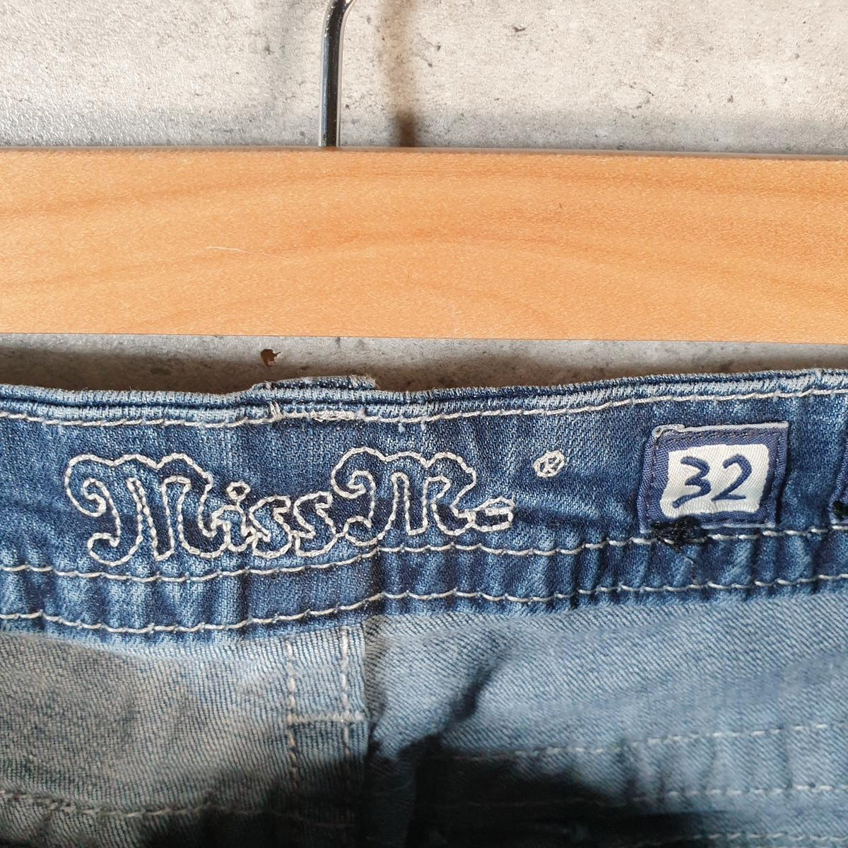Vintage Miss Me Baggy Y2K Hip Hop Jeans Shorts Jorts Womens W32 Blue Denim Low Rise
