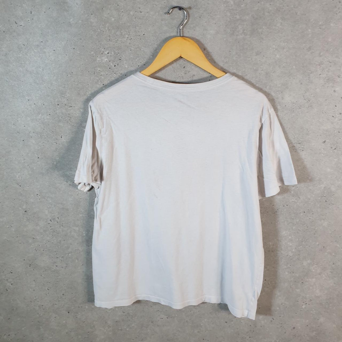 Vintage Gap Maple Leaf 2018 Spellout Graphic T Shirt Men’s Medium White Casual Sports Logo