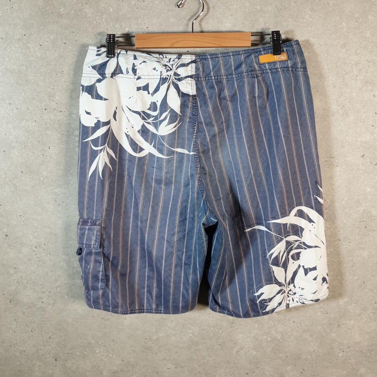Vintage Quiksilver Shorts Jorts Chino Cargo Men’s W34 Striped Grey Baggy Cotton