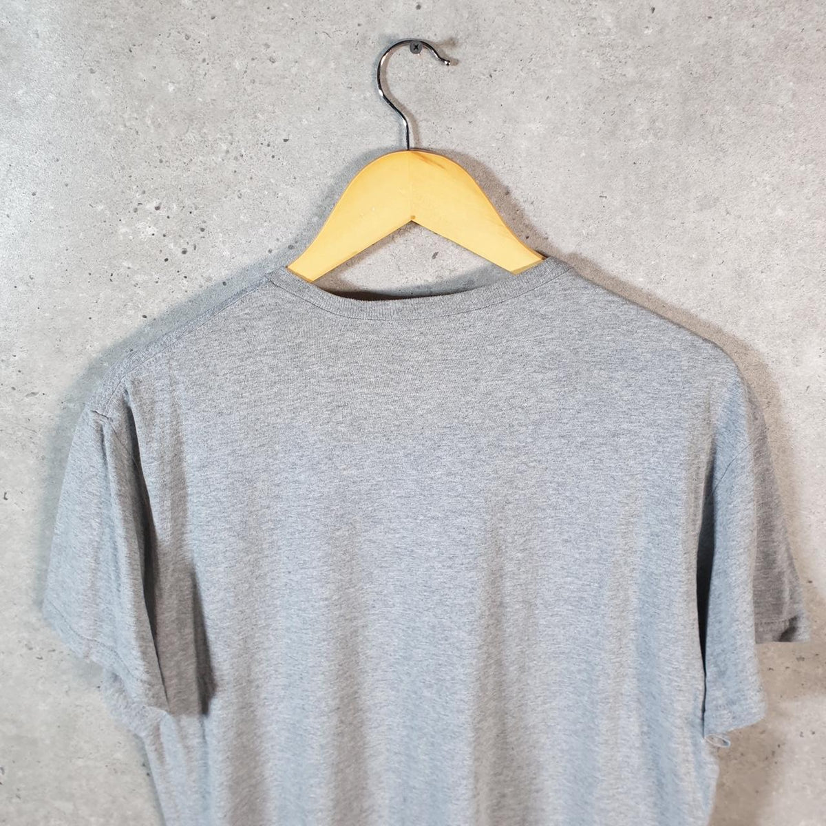 Vintage Avengers Infinite Power T Shirt Men’s Medium Grey Logo Graphic Spellout C9598