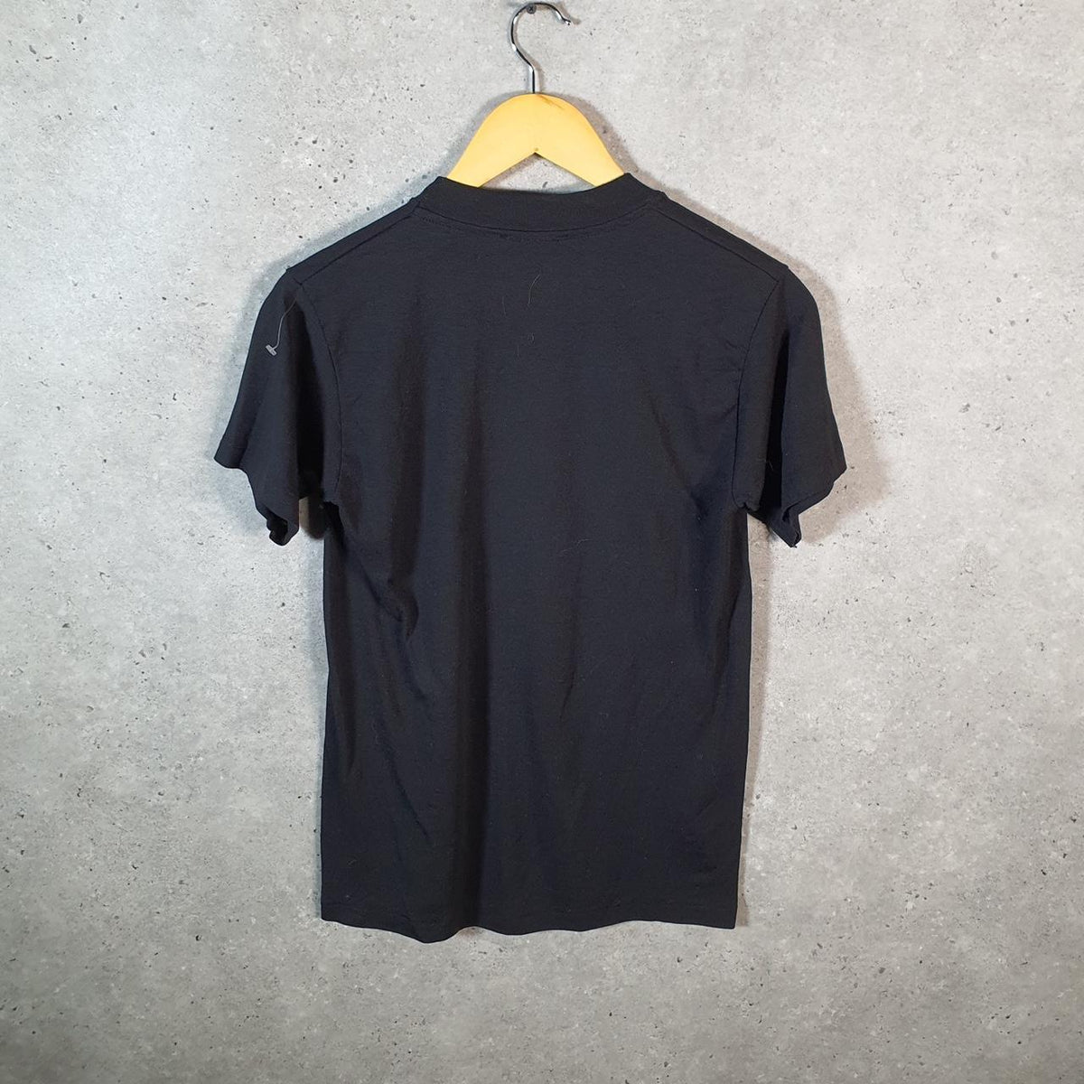 Vintage Hanes Pink Owl Designs 90s USA Single Stitch T Shirt Men’s Small Black C9397